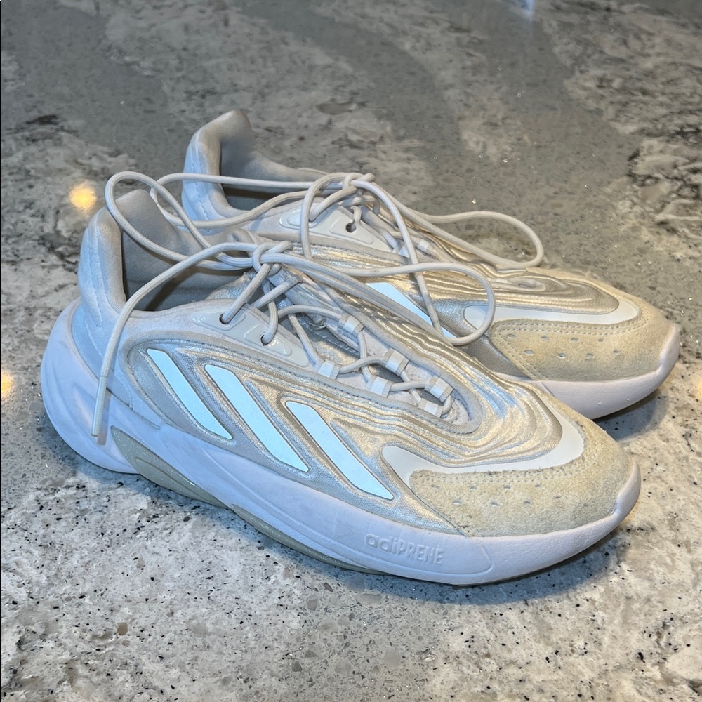 Adidas Originals Ozelia Sneakers Triple White Women’s Size 7.5